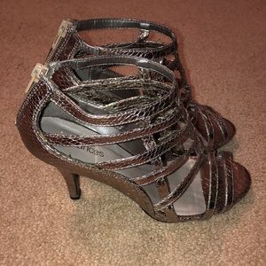 Super cute heels!